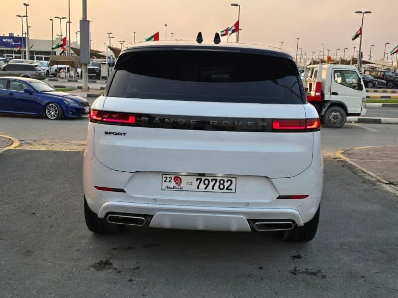 2025 Land Rover Range Rover Sport 3.0-liter turbocharged inline-six Cylinder White