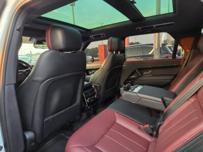 2025 Land Rover Range Rover Sport 3.0-liter turbocharged inline-six Cylinder White