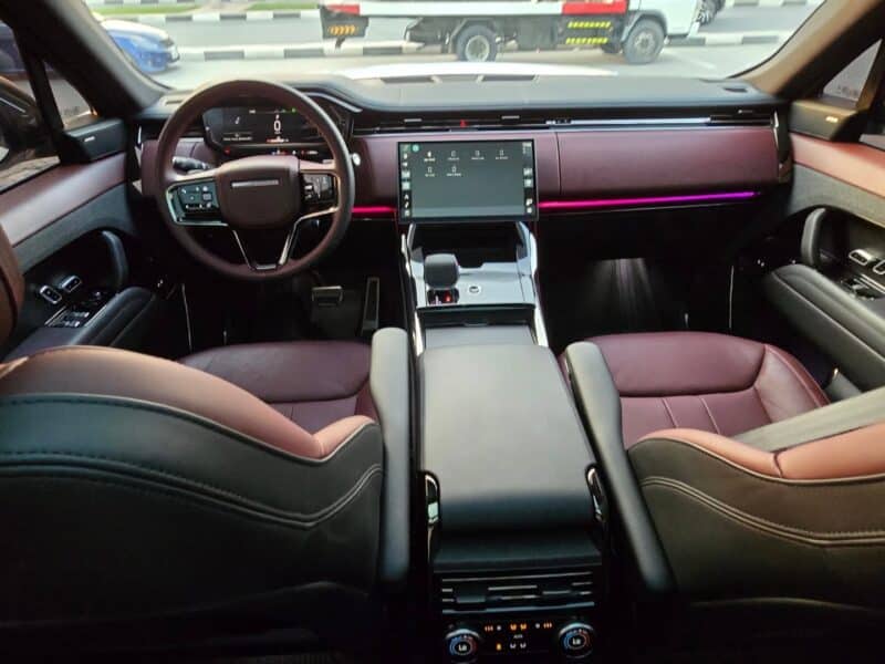 2025 Land Rover Range Rover Sport 3.0-liter turbocharged inline-six Cylinder White