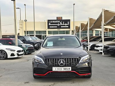 2015 Mercedes-Benz C200 2.0-liter inline 4-cylinder Black Beige