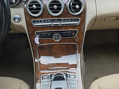 2015 Mercedes-Benz C200 2.0-liter inline 4-cylinder Black Beige