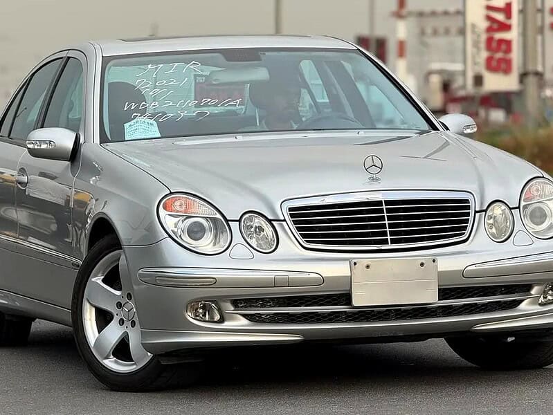 2005 Mercedes-Benz E-Class E 500 8 Cylinder Engine CLEAN CAR Silver Black