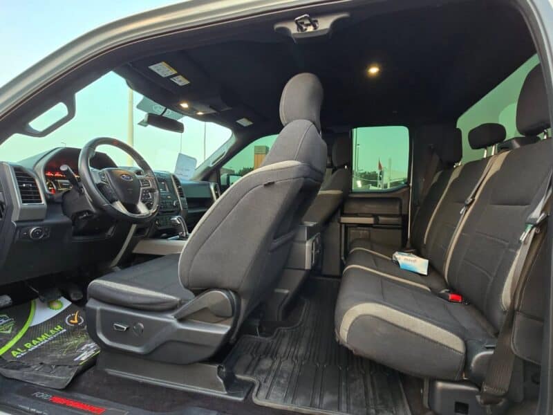 2017 Ford F-150 Raptor 3.5-liter twin-turbo V6 White Grey Good Condition