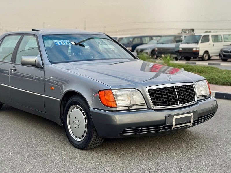 1992 Mercedes-Benz S 600 6.0 liters 12 Cylinders Engine Grey Black