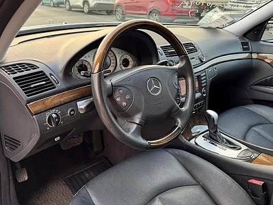 2005 Mercedes-Benz E-Class E 500 8 Cylinder Engine CLEAN CAR Silver Black