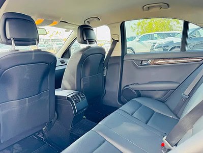 2010 Mercedes-Benz C-Class C300 6 Cylinder Engine White Black Clean Car