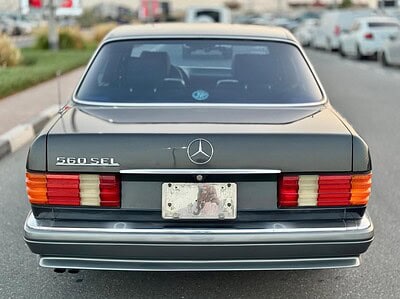 1990 Mercedes-Benz 560 SEL 5.6 liters 8 Cylinders Engine Blue Black
