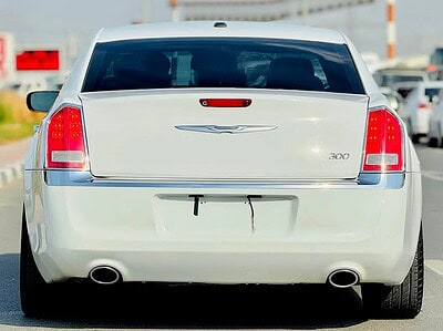 2012 Chrysler 300C Limited 6 Cylinder Engine CLEAN CAR White Black