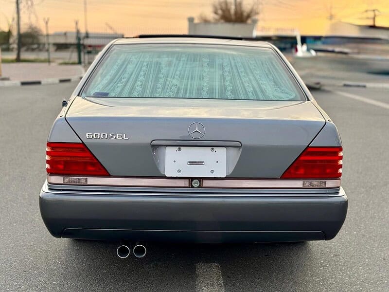 1992 Mercedes-Benz S 600 6.0 liters 12 Cylinders Engine Grey Black