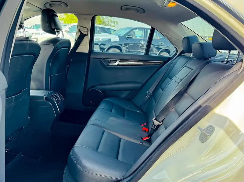 2010 Mercedes-Benz C-Class C300 6 Cylinder Engine White Black Clean Car