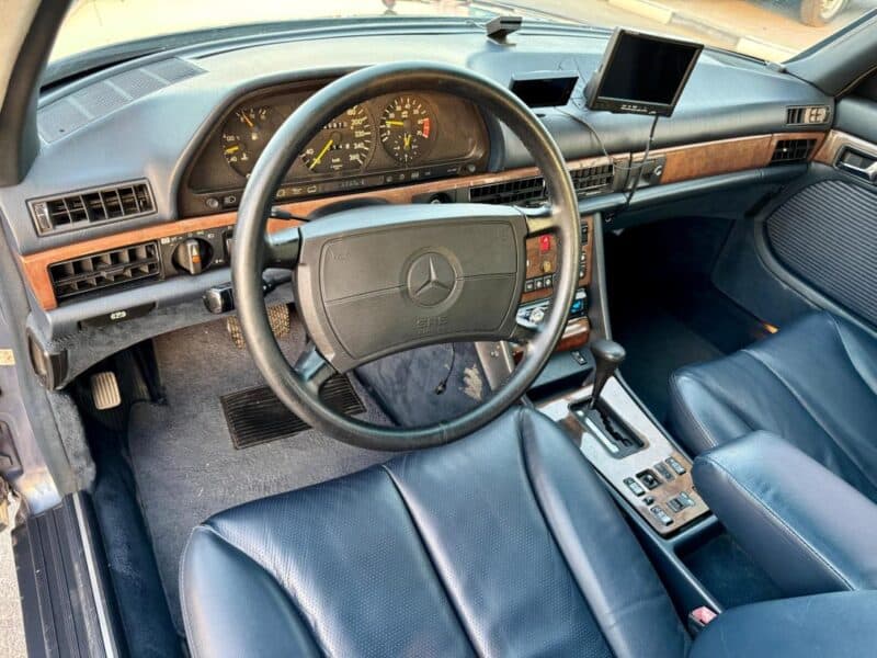 1989 Mercedes-Benz 560 SEL 5.6 liters V8 Engine Blue Black