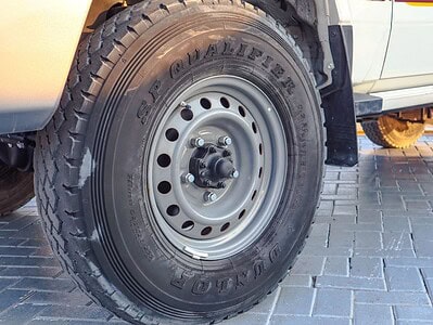 2018 Toyota Land Cruiser Pick Up Std 4.0L Single Cab GCC Specs White Beige