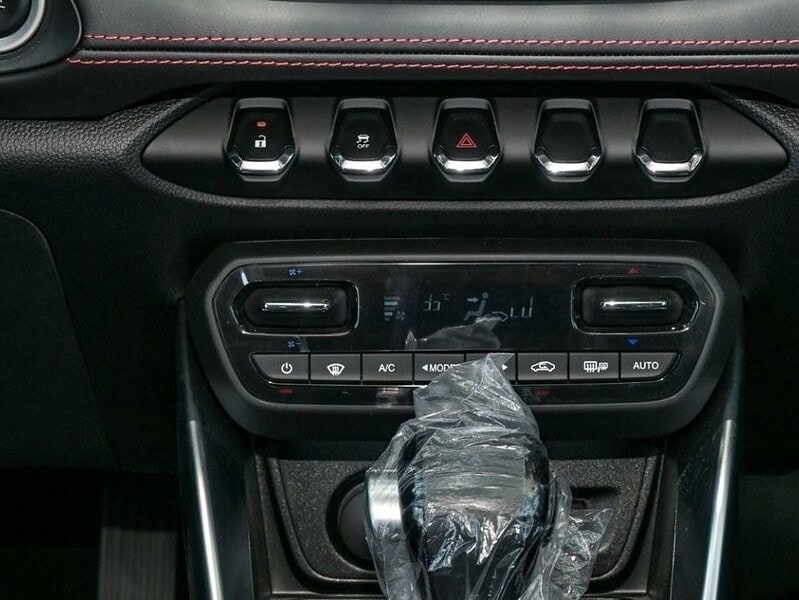 2024 Chevrolet Groove Premier 1.5L GCC Specs Full Option Grey Black