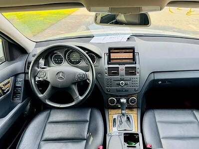 2010 Mercedes-Benz C-Class C300 6 Cylinder Engine White Black Clean Car