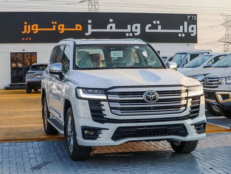 2025 Toyota Land Cruiser VXR 3.5L Twin-Turbo V6 GCC Specs White Beige