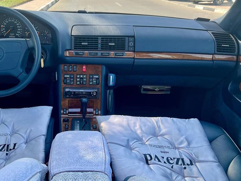 1992 Mercedes-Benz 500 SEL 5.0 liters 8 Cylinders Engine Blue Black