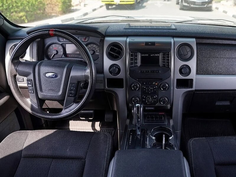 Ford Raptor SVT F-150 6.2L V8 2013 Perfect Condition White Black