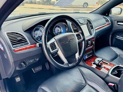 2012 Chrysler 300C Limited 6 Cylinder Engine CLEAN CAR White Black