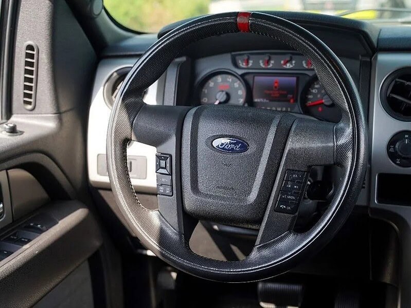 Ford Raptor SVT F-150 6.2L V8 2013 Perfect Condition White Black