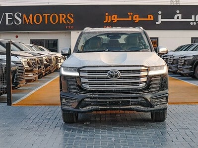 2025 Toyota Land Cruiser Toyota Land Cruiser 300 Series VXR 4.0L Black Beige