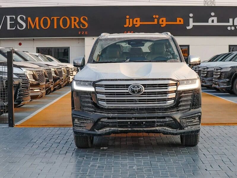 2025 Toyota Land Cruiser Toyota Land Cruiser 300 Series VXR 4.0L Black Beige