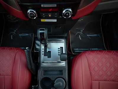 2020 Mitsubishi Pajero Signature Edition 6 Cylinder Engine GCC White Red