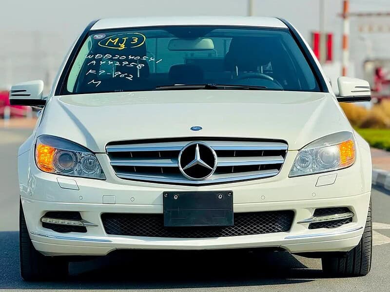 2010 Mercedes-Benz C-Class C300 6 Cylinder Engine White Black Clean Car