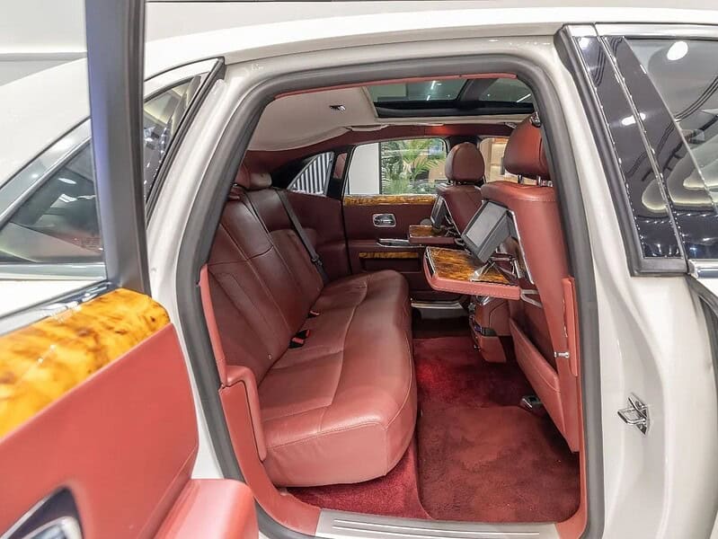 2010 Rolls-Royce Ghost GCC Specs Super Mint Condition White Red