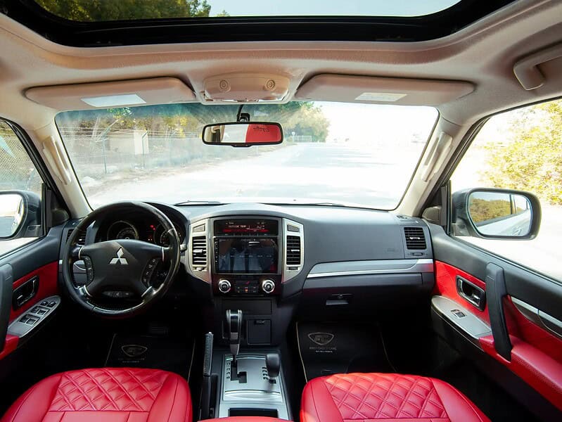 2022 Mitsubishi Pajero GLS 6 Cylinder Engine White Red GCC Specs