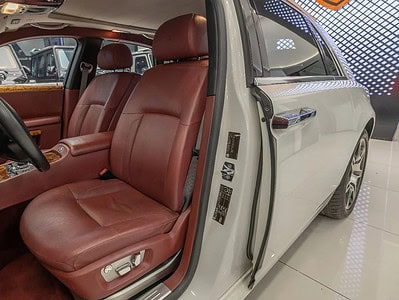 2010 Rolls-Royce Ghost GCC Specs Super Mint Condition White Red