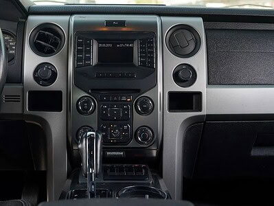 Ford Raptor SVT F-150 6.2L V8 2013 Perfect Condition White Black