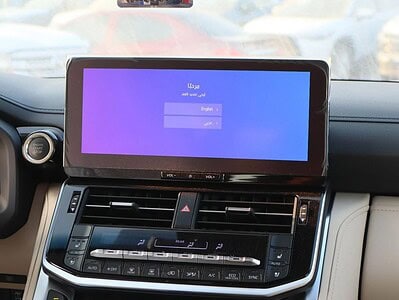 2025 Toyota Land Cruiser VXR 3.5L Twin-Turbo V6 GCC Specs White Beige