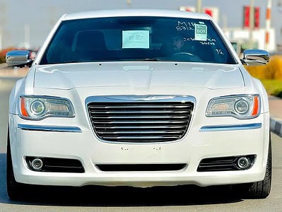 2012 Chrysler 300C Limited 6 Cylinder Engine CLEAN CAR White Black