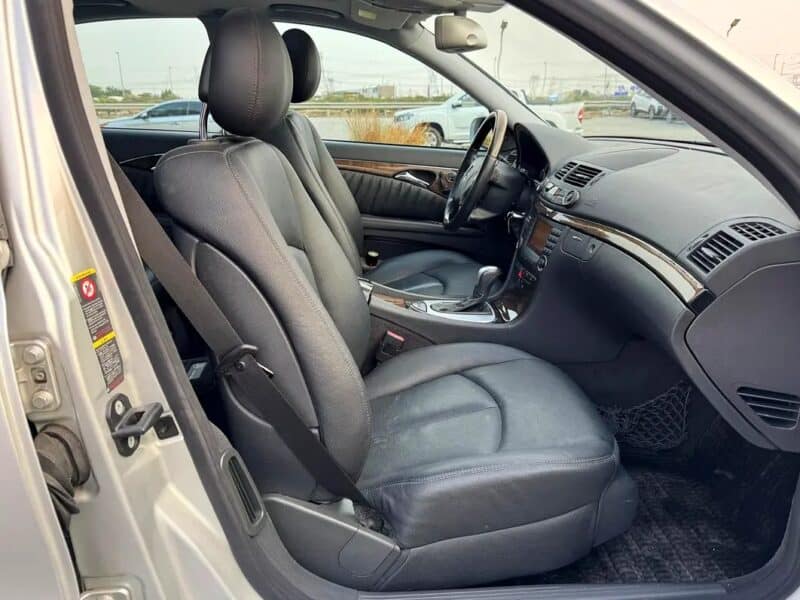 2005 Mercedes-Benz E-Class E 500 8 Cylinder Engine CLEAN CAR Silver Black