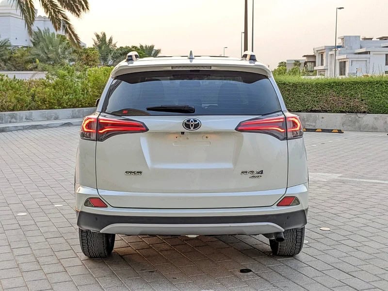 2016 Toyota Rav 4 GXR GCC Full Option SUV White Beige GCC Specs