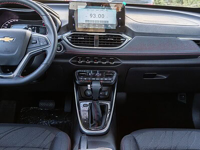 Chevrolet Groove Premier 1.5L 2024 GCC Full Option Silver Black