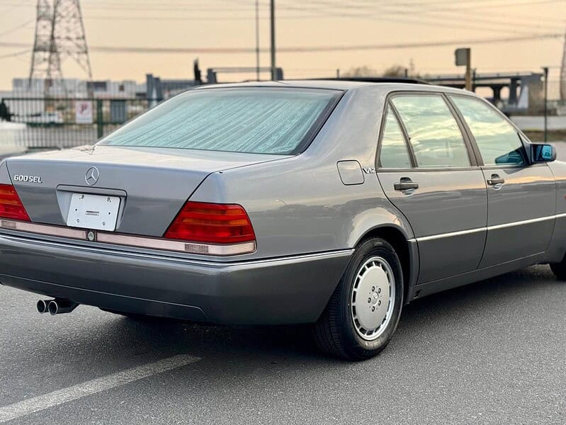 1992 Mercedes-Benz S 600 6.0 liters 12 Cylinders Engine Grey Black