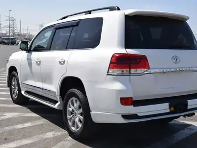 2017 Toyota Land Cruiser 4.5 litre 8 Cylinder Engine RHD White Grey