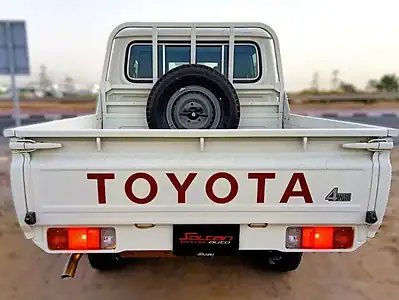 2025 Toyota Land Cruiser Pick Up Double Cabin Diesel 4.2L 6V MT White Grey