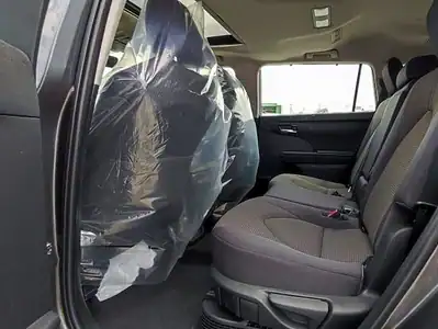 Toyota Highlander GLE 2.5L Hybrid 2023 4WD SUV Grey Black GCC Specs