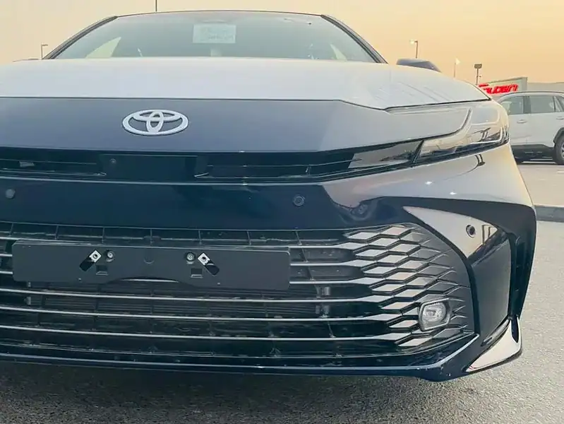 2025 Toyota Camry CAMRY 2.5 HYBRID GCC Specs Blue Tan