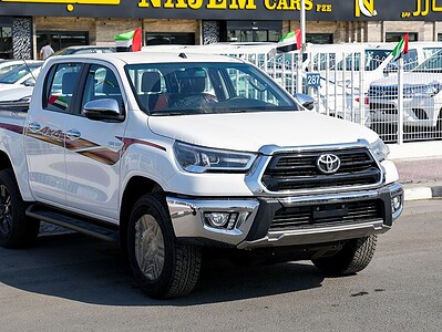 2025 Toyota Hilux GLX S 4 Cylinder Engine White Burgundy GCC