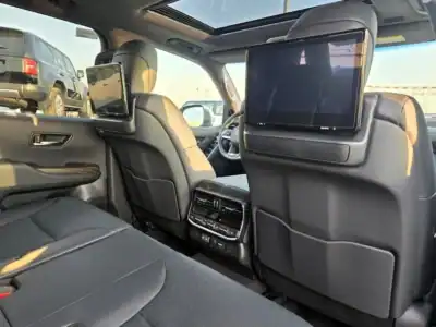 2025 Toyota Land Cruiser VX 3.5l litre Turbo 6 Cylinder Engine White Black