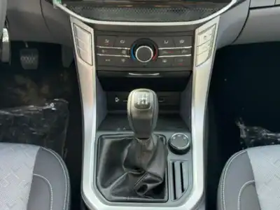 MG T60 T60 2.4L Petrol Manual DC 4WD 2025 White Black GCC