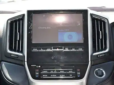 2017 Toyota Land Cruiser 4.5 litre 8 Cylinder Engine RHD White Grey