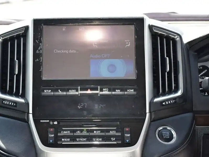 2017 Toyota Land Cruiser 4.5 litre 8 Cylinder Engine RHD White Grey