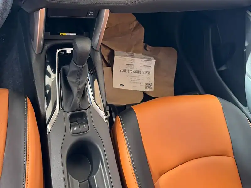 2025 Toyota Corolla Cross HEV 2.0 Engine Full Option Black Orange