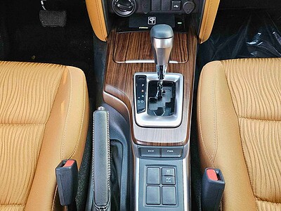 2025 Toyota Fortuner 2.7L V4 PETROL FULL OPTION GCC Specs Brown Tan