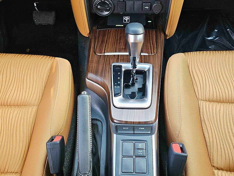 2025 Toyota Fortuner 2.7L V4 PETROL FULL OPTION GCC Specs Brown Tan