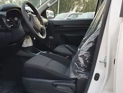 2025 Toyota Hilux Double Cabin 2.4L 4 Cylinder Diesel 4x4 White Black